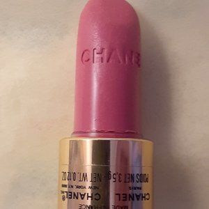 Chanel Rouge Coco lipstick in "Liaison"